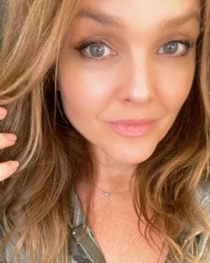 Dina Meyer Instagram - I see you.
❤️