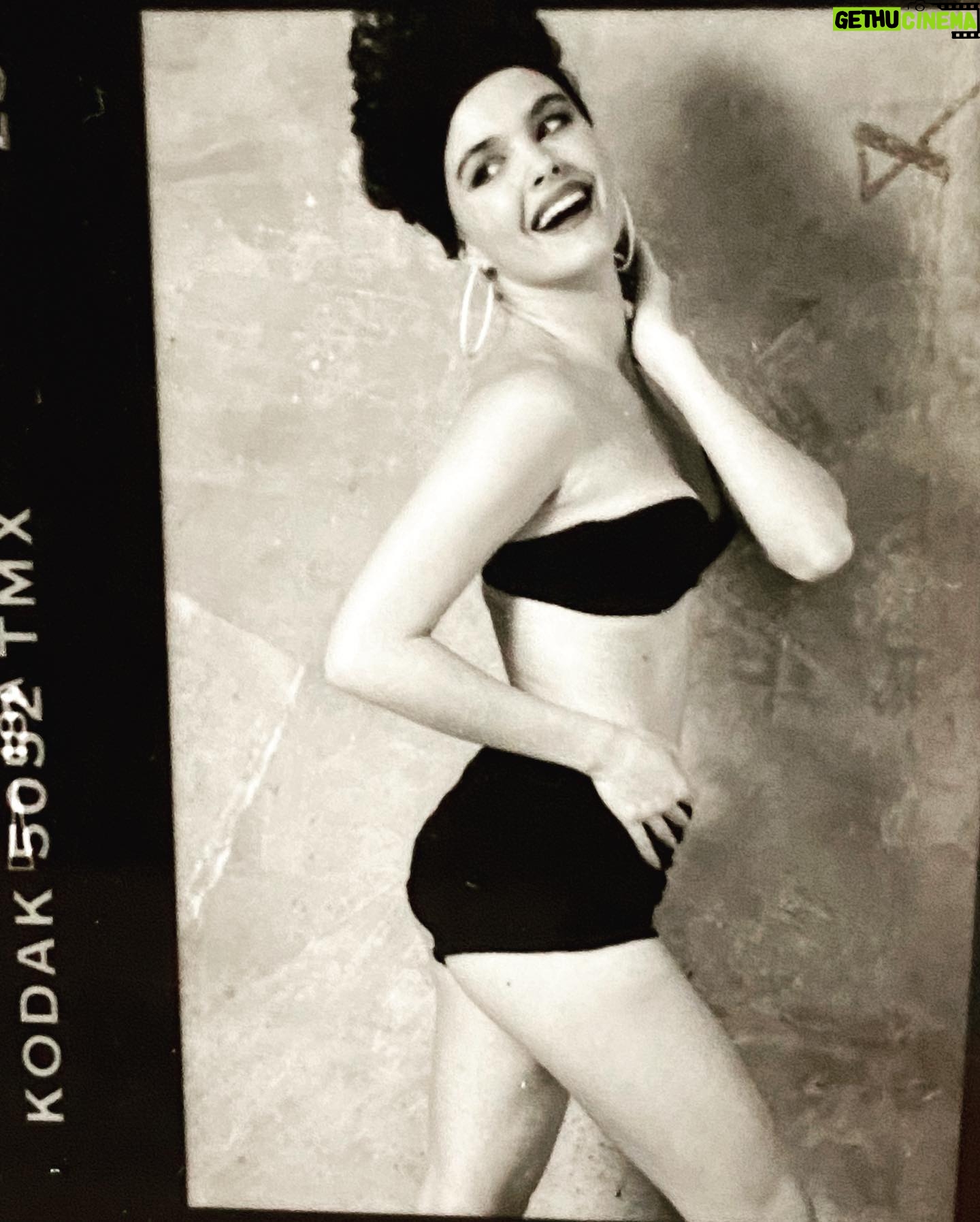 Dina Meyer - 4.1K Likes - #throwback to another era in time…
A time when we used film in cameras, and needed a Lupe to view the images on a printed contact sheet.
A time pre-Dizzy, Kara, Lucinda, Kerry and Donatra…
That time …
at that photo shoot -
when I tried to be a pin-up/GUESS model.
Oy…😂
#tbt 1990ish
#pinup #blackandwhitephotography #lingerie
