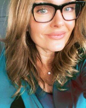 Dina Meyer Instagram - Nothing wrong with getting older.
😉
Consider the alternative!
😱🤭😂

Life is good.
Have a terrific week, guys.
♥️♥️♥️

#motivation #happiness #smile #instagram #instagood #instadaily #4eyes #glasses #dizzy #starshiptroopers #allgrownup