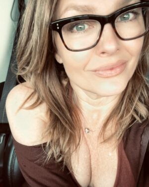 Dina Meyer Instagram - Sometimes we just have to breathe and 
trust that everything will be OK.
There is power in positive thinking.
🩷