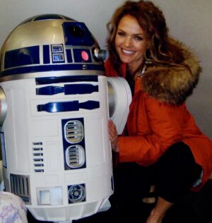 Dina Meyer Instagram - MAY 4th!
#maythefourthbewithyou 
❤️

#starshiptroopers #scifi #love #smile #instagram #instadaily #instagood #r2d2 #starwars #starwarsfan #starwarsday #starwarsnerd #tbt #throwbackmonday