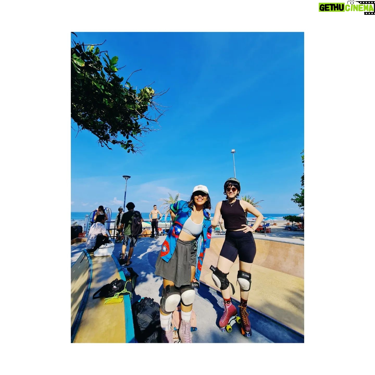 Dinda Kanyadewi Instagram - Nengokin penunggu mangkok Kuta @jeaneayu .