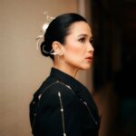 Dinda Kanyadewi Instagram – Look for gala premiere “Badarawuhi Di Desa Penari.” @kknmovie

Wearing @wilsenwillimofficial 
Stylist @ivanteguhsantoso
Asst stylist @mindanovianty
Accessories @amstamb
Makeup @sissysosro
Hairstylist @desyuntadi 

📸🎥 @snap.nuel @imshooter