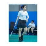 Dinda Kanyadewi Instagram - Lari sana-sini ngejar bola, ngos-ngosan, jatuh, bangun, coba lagi. Itulah kenapa kusuka badminton, bener-bener ngajarin buat sesegera mungkin bangkit dari kegagalan. Pokoknya harus "comeback stronger" ceunah~ 🏋🏻‍♀️ • 📷 @ratakanan.co