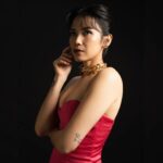 Dinda Kanyadewi Instagram – Considered as a middle-age adult human. 👾
•
Photographed by @winstongomez
Make up by @nooibeauty
Hair do by @emixu_hair
•
@image.mgt