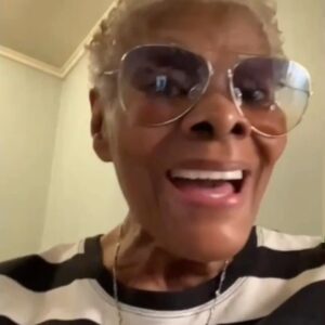 Dionne Warwick Instagram - Thank you for all of the wonderful birthday greetings 🥰 I wanted to share more information as to how you can join in on what I am doing with @operationsmile 🥰 Happy Holidays! Click the link in my bio!