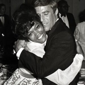 Dionne Warwick Instagram - Birthday girl coming through🥳!