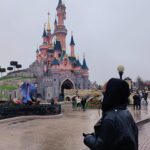 Dionne Slagter Instagram - Disneyland Parijs was koud van buiten, maar warm van binnen 🌹 een inkijkje: 1. Geleerd dat geroosterde kastanjes bestaan 2. Slagveld 3. Disney Studio’s by night 4. Irritant vriendje 5. Geen commentaar 6. The Tower of Terror blijft mijn favoriet ondanks de buikpijn die het me geeft 7. Tower of terror 2.0 8. Vuurwerk en lampjes 9. Happy bday flapdrol 10. Dionne de Tour Guide