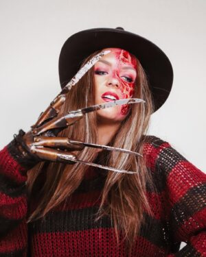 Dionne Slagter Instagram - Namens Frederique Krueger: Happy Halloween 👻🖤 Welke klassieker doen we volgend jaar? en hopelijk tot straks om 19:00 bij de livestream!