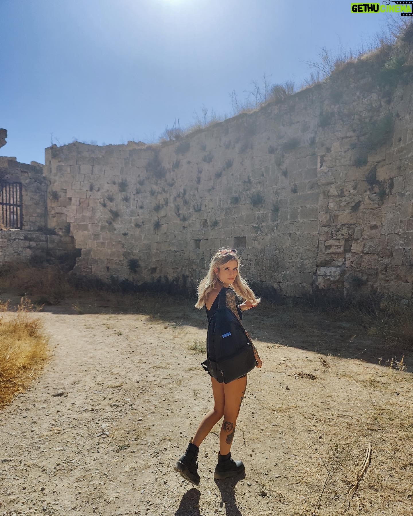 Dionne Slagter Instagram - Rhodos stad bekijken ☀️🏺