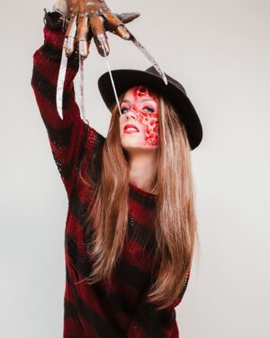Dionne Slagter Instagram - Namens Frederique Krueger: Happy Halloween 👻🖤 Welke klassieker doen we volgend jaar? en hopelijk tot straks om 19:00 bij de livestream!