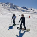 Dionne Slagter Instagram - M’n eerste wintersport 🏂❄️⛄️ Ik wist van tevoren niet of ik dit nou heel leuk zou vinden allemaal, maar ik ben helemaal verkocht. Het is dat ik onder de blauwe plekken zit, anders kregen ze me niet meer mee naar huis. 1. Het mooie gebergte van Val Thorens 2. Lege pistes 3. Dat linker dingetje ben ik 4. Actiefoto 5. Doen alsof ik niet wist dat er een foto werd gemaakt 6. Feestje bij de 360bar 7. ❄️💃🏼 8. Liften 9. Smize 10. Vriendjes❤️
