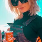 Dionne Slagter Instagram - M’n eerste wintersport 🏂❄️⛄️ Ik wist van tevoren niet of ik dit nou heel leuk zou vinden allemaal, maar ik ben helemaal verkocht. Het is dat ik onder de blauwe plekken zit, anders kregen ze me niet meer mee naar huis. 1. Het mooie gebergte van Val Thorens 2. Lege pistes 3. Dat linker dingetje ben ik 4. Actiefoto 5. Doen alsof ik niet wist dat er een foto werd gemaakt 6. Feestje bij de 360bar 7. ❄️💃🏼 8. Liften 9. Smize 10. Vriendjes❤️