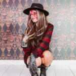 Dionne Slagter Instagram – Namens Frederique Krueger: Happy Halloween 👻🖤 Welke klassieker doen we volgend jaar? en hopelijk tot straks om 19:00 bij de livestream!