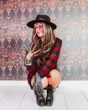 Dionne Slagter Instagram - Namens Frederique Krueger: Happy Halloween 👻🖤 Welke klassieker doen we volgend jaar? en hopelijk tot straks om 19:00 bij de livestream!
