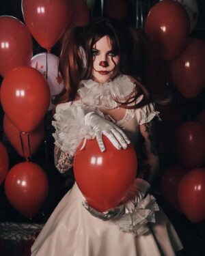Dionne Slagter Instagram - We all float down here 🤡