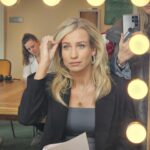 Dionne Stax Instagram - Een week van onschatbare waarde #VanOnschatbareWaarde #VOW 1. Fotobommetje 2. Team ❤️ 3. Wanneer je tijdens opnames je telefoon aan je hoofdredacteur en cameraman toevertrouwt 4. B&B 5. Behind the scenes 6. Finishing touch 7. ‘En wat is je bodemprijs?’ 8. Hoi hoi!