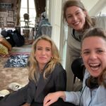 Dionne Stax Instagram – Een week van onschatbare waarde #VanOnschatbareWaarde #VOW

1. Fotobommetje
2. Team ❤️
3. Wanneer je tijdens opnames je telefoon aan je hoofdredacteur en cameraman toevertrouwt 
4. B&B 
5. Behind the scenes
6. Finishing touch
7. ‘En wat is je bodemprijs?’
8. Hoi hoi!