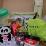 Disha Vakani Instagram - Guys dropping in our new customised hamper ❤️✨🫶🏻 Don’t miss to send love to your brother/sister this RAKHI. We are here more you !! #rakhi #rakhihampers #gifts #giftsforher #giftsforhim #curatedgifts #love #rakshabandhan