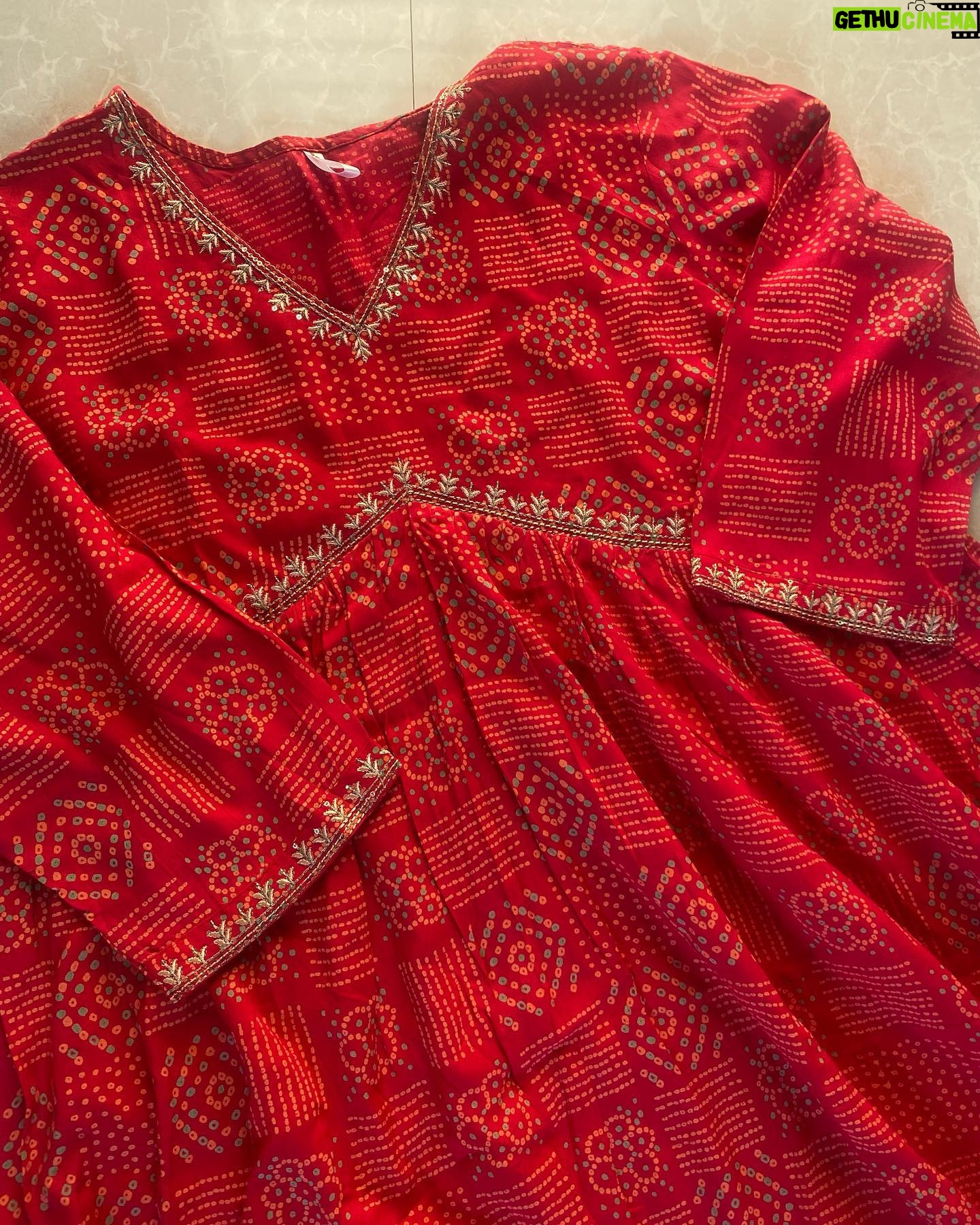 Disha Vakani Instagram - Kurti just at Rs 500/- #indiankurtis#kurta