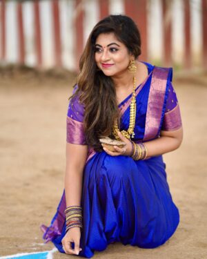 Divya Bharathi Vetrivel Instagram - 𝐏𝐨𝐧𝐠𝐚𝐥 𝐯𝐢𝐛𝐞 𝐬𝐭𝐚𝐫𝐭𝐞𝐝 💙

📸 @p2click.in 
Saree @lakshmiboutique2021 

#instagood #nivashinidivya #pongal #pongalcelebration #pongalkolam #pongalwishes #nivashini_ma #insta #frankpannuvom #sareefashion #sareecollection #celebritystyle