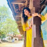 Divya Bharathi Vetrivel Instagram – 𝓖𝓲𝓿𝓮 𝔂𝓸𝓾𝓻𝓼𝓮𝓵𝓯 𝓽𝓲𝓶𝓮 🫶💛

📸 @nakshathra_viswanathan ☺️
#nivashinidivya #nivashini_ma #frankapannuvom #insta #instagood #yellowflowers #lovequotes #loveyourself