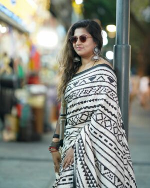 Divya Bharathi Vetrivel Instagram - 😍CODE: TSWB96 😍Price-Rs.999😍Tussar silk 

✨To Place an Order through Our Website “ www.lakshmiboutique.co.in “ 
 
@lakshmiboutique2021