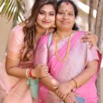 Divya Bharathi Vetrivel Instagram - Happy birthday amma❤️ 📸 @haran_official_ #nivashinidivya #nivashini_ma #frankapannuvom #instagood #birthdaymoments #birthdaymom #amma #loveu #cake #lovequotes #instagram