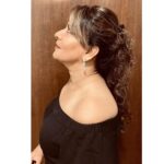 Divya Seth Shah Instagram – There is a Method to the Madness 🙃
.
.
.
Photography @theartisticbrat_mihika
#black #blacklove #photo #photooftheday #photographer #réel #feel #laugh
