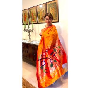 Divya Seth Shah Instagram - Welcoming the Devi in My Home & Life 
The Shakti who will take Me to My Shiva 
How Glorious 😊

First day of Navratri 🍁🌈

Photography @the_eye_in_the_wild_mihika_ 

.

.

.

#navratri #devi #hindu #festivalseason #9 #night