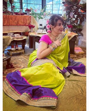 Divya Seth Shah Instagram - Celebrating Janamashtmi is My Legacy❤️

My Viraasat

Makes Me So Happy and So Delighted to Decorate My Ladoo and Myself 😄

Yesterday was Special 🙌🏻

.
Photography @the_eye_in_the_wild_mihika_ 
.

#festival #indian #india #krishna #krishnalove #krishnajanmashtami #colours #love #joy