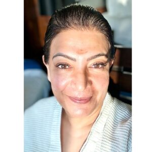 Divya Seth Shah Instagram - How Much do You Love Your Body?
Vanity  Aside ..
Do You Love it enough to Maintain and care for it …
Everyday 💪🏻

And Every once in a While
Push it …
To see if Your years of Diligence and Discipline will bear Fruit…

It’s not a vacation nor can it be ‘ for this Time’ 
It has to be Always and Forever 
Be a Lifestyle 
Because it’s The Only Home You Got🙏🏻

My Body My Home

.

.

.

#body #bodypositive #home #love #onlyone #workout #food #gratitude #happy #😊