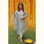 Divya Seth Shah Instagram - I have travelled and worked in so many places But, I am eternally grateful that I was born and I live in India 🇮🇳 We’re loud We’re messy We’re hoarders We’re corrupt BUT We’re Loving We’re Hospitable We’re Happy We’re Present And we’re so so Hard working My India My Land 🇮🇳🇮🇳🇮🇳🇮🇳🇮🇳🇮🇳🇮🇳🇮🇳 . . #india #republic #myhome #indian . Photo @ombre_showcase
