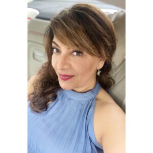 Divya Seth Shah Instagram - That’s why they call it the Blues 🎺🎺🎺🎺🎺

🦋🐋❄️💧🫐🧊🚙💎

.

.

.

#blue #bluesky #blues