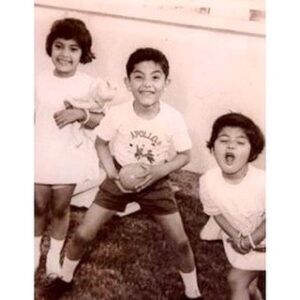 Divya Seth Shah Instagram - 😂😂😂
How can My Expression remain The SAME😂

Kavi is the stoic Tolerator  of All My childhood Hysteria, Teenage Tantrums and Adult Shenanigans 😆
The Award for BEST Brother for sure 🤗

And Priya .. for resolutely propping Me and having My back ! Even when She’s doesn’t wanna 😆

My Twin Flames 
@kaviseth 
@priyasethchopra 

You have siblings who Love You… 
You have Everything ❤️❤️❤️

.

.

.

#sibling #siblinglove #brother #sister #family #love #childhood #memories