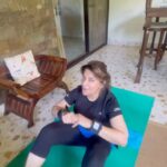 Divya Seth Shah Instagram – Dekhia 
Haath aur paau mai weights pehenke 
Tabata karke 
Ya toh saas lelo ya muskuralo 
Dono hona mushkil hai 🥸

I have to Translate?
😒

With Weights on Hands and Feet
Doing Tabata
I can either Breathe or Smile 
Both, is a tad Difficult 🥸

.

.

.

Slaying it with My Sargent Trainer @bodyfit_deepavaswani 

.

.

.

#workout #workoutmotivation #workit #gym #exercise #tabata #music #ﬁtness #fit #health #healthylifestyle #healthyfood #healthiswealth #heal #age #bones #muscle #independent