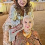 Divya Seth Shah Instagram – My Whole World is You !

.

.

.

#mother #mom #mine #my #world