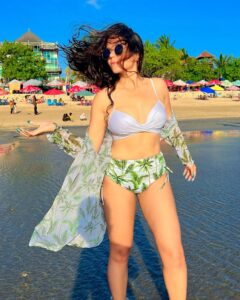 Divyanganaa Jain Most Liked Photos and Posts
