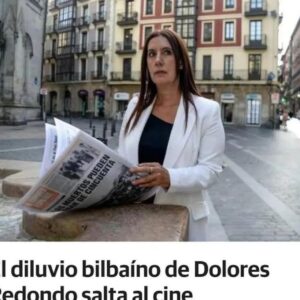 Dolores Redondo Instagram - Buenas noticias,  algo que celebrar...con vosotros. 
Gracias lectores, me hacéis sentir que que la alegría genuina se contagia y se propaga como electricidad positiva.
Soy feliz. 
Esperando al diluvio .
#esperandoaldiluvio 
#doloresredondo