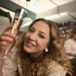 Dolunay Soysert Instagram - Şşşşşt iyi yıllar herkese🎄
