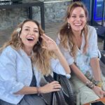 Dolunay Soysert Instagram – Mevzular komik ama ciddi ve anlaşılmaz,hep olduğu gibi😂Canım Ebru❤️yakalandığımız göz en sevdiğimizdir 📸by @ceylodemodm #18yaş # 18oldu #aileyedönendostlar