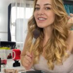 Dolunay Soysert Instagram – Son iki haftadan karmakarışık bir toplama oldu. Aman olsun artık ne yapalım, bu da böyle kafası karışık ama bol tebessümlüsünden olsun
