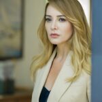 Dolunay Soysert Instagram - Neslihan 🤍 #hüzünizm #prensimuykuda #bipolarlılar #yabani