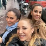 Dolunay Soysert Instagram - Son iki haftadan karmakarışık bir toplama oldu. Aman olsun artık ne yapalım, bu da böyle kafası karışık ama bol tebessümlüsünden olsun