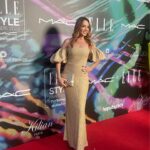 Dolunay Soysert Instagram - Geceden ✨⭐️ #ellestyleawards2023 #BirlikteYeniden Zevkine ilk tanıştığımız günden beri hayran olduğum @gurbuznilufer ❤️ @simauslu ‘ya styling için Bayıldığım @itmfl_official ‘a kostüm için, @baguette_jewellery ‘e takılarım, @serenauziyel ayakkabı ve çantam için @aytulaykestudio ’ya,saçlarım için @ismailbabuzofficial ‘a çok teşekkür ederim. 🧚‍♀️🔥
