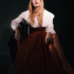 Dolunay Soysert Instagram - VOGUE🤍 Röportaj: Hazal Bayat Fotoğraf: Cihan Alpgiray @cihanalpgiray Moda editörü: Ceylan Atınç @ceylanatinc Saç: Kenan Şen @kenannsen Makyaj: Hüseyin Kaygusuz @huseyinkaygsuz İletişim:Pınar Cura @pinarcura @idiletisim @vogueturkiye ‘ye ye bu tatlı çalışma için çok teşekkür ederim💄
