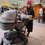 Dominika Kavaschová Instagram - Pytali ste sa minule ci tej dolu nie je zima:) nie je ma tam totalne teplucko zospodu je to zaizolovane dostatocne tak aby jej bolo eňoňuňo:)❤️takto… tento kocik sa kocikuje lepsie ako obyc. Kocik prisamvacku. Prvykrat som ho vyskusala dnes. Totalne lahulinko sa s nim ide, vyzera krasne stylovo je elegantny a prakticky a je to jediny priestor kde tie dve dokazu bumbat tri hodiny kazdy den. Tato znacka ma samozrejme aj klasicke kociariky ale tentk je ozaj famozo. Aspon sestra a jej muz si velmi chvalia. Kolesa tiez supis👌dajj aj macace hlavy v centre mesta. Macace hlavy nie su realne macace hlavy to hadam vieme:) ale tie sutre naskladane vedla seba ktore miluju hlavne zeny s opatkami:)❤️ @nuna_czsk #nuna ❤️ste top . Kupene v KE v @maderna_baby 😍