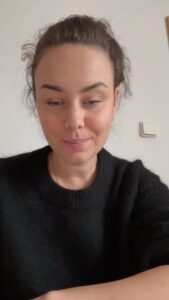 Dominika Kavaschová Instagram - Lasky toto je maska na vlasy s ktorou to uz nejaky cas taham. Doslova moje haro zachranuje. Ak mas o nu zaujem v ramci Vypredaja BLACK FRIDAY ai objednaj Vitaminy alebo akykolvek Vitaminovy balicek - a dostanes ju upolne zadara. 🥳🥳🥳🥳V ramci BLACK FRIDAY 1 1 ZADARMO vyuzi aj to ze cokolvek co vlozis do kosika dostanes este raz a zadarmo .A s mojim zlavovym kodom DONDA 10 % zlava….neni o com;) nakup darceky svekre maceri sestre pubertalnej dcere a ex tvojho ex a mas po starostiach:) lubim vas. Vyuzite. Je to fakt vyhodne❤️💋🫶🏼 #hairburst