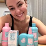 Dominika Kavaschová Instagram - Pre tie ktore minule nestihli moje storky tak sem vam to pripomeniem:) @hairburst_sk ponuka tieto balicky v poradi ako su fotky 1. Duo Premium 2.Ultra Boost 3.Rastove Trio 4. Trio pre dokonaly lesk 5.Ultimatna starostlivost. Balicek si mozete zvolit podla toho co potrebujete , co, co vam chyba alebo co mate overene ci chcete cosi nove vyskusat.Ja som vyskusala vsetky tieto produkty a su vsetky eňo ňuno. Na oficialnej stranke @hairburst_sk sa docitate ktory balicek je na co a v com vas vlas zachranuje a podporuje. Osobne za mna chcem vyzdvihnut vitaminy Advanced je ti zazrak aj na plet a nechty, masku na vlasy ktora nema konkurenciu podla mna a scalp serum. Zacnime rok 2024 s tym ze si doprajeme cosi aj pre seba a nie len cosi ale kvalitu!Nunkajme sa a obdarujme seba aj zeny v nasich zivotoch babky mamky segry a kamky❤️s kodom DONDA mas 20 %zlavu:) uzivajte.