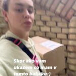 Dominika Kavaschová Instagram - @hairburst_sk oslavuje 10 rokov:) maju vypredaj 1 1. To co hodis do kosica to iste mam free. Tyka sa to aj balickov. Balicky najdes na ich stranke vsetky ktore su v ponuke:)❤️Moje vlasy dalo @hairburst_sk alo mozete vidiet vo videu. Som vdacny a spoko zakaznik. Takze kym to este bezi sup oplati sa to poteste seba a svoje blike duse💋💋💋💋🫶🏼nezabudnite ze ide den matieeeeeek:) len davam tipa 🌸🍀